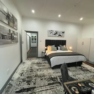 30 On 6th Guest house